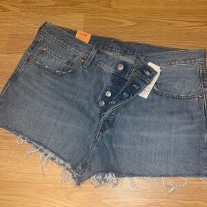 Levi’s cutoff shorts size 32, new with tags
